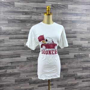 🐾 Snoopy x Oklahoma Sooners T-Shirt